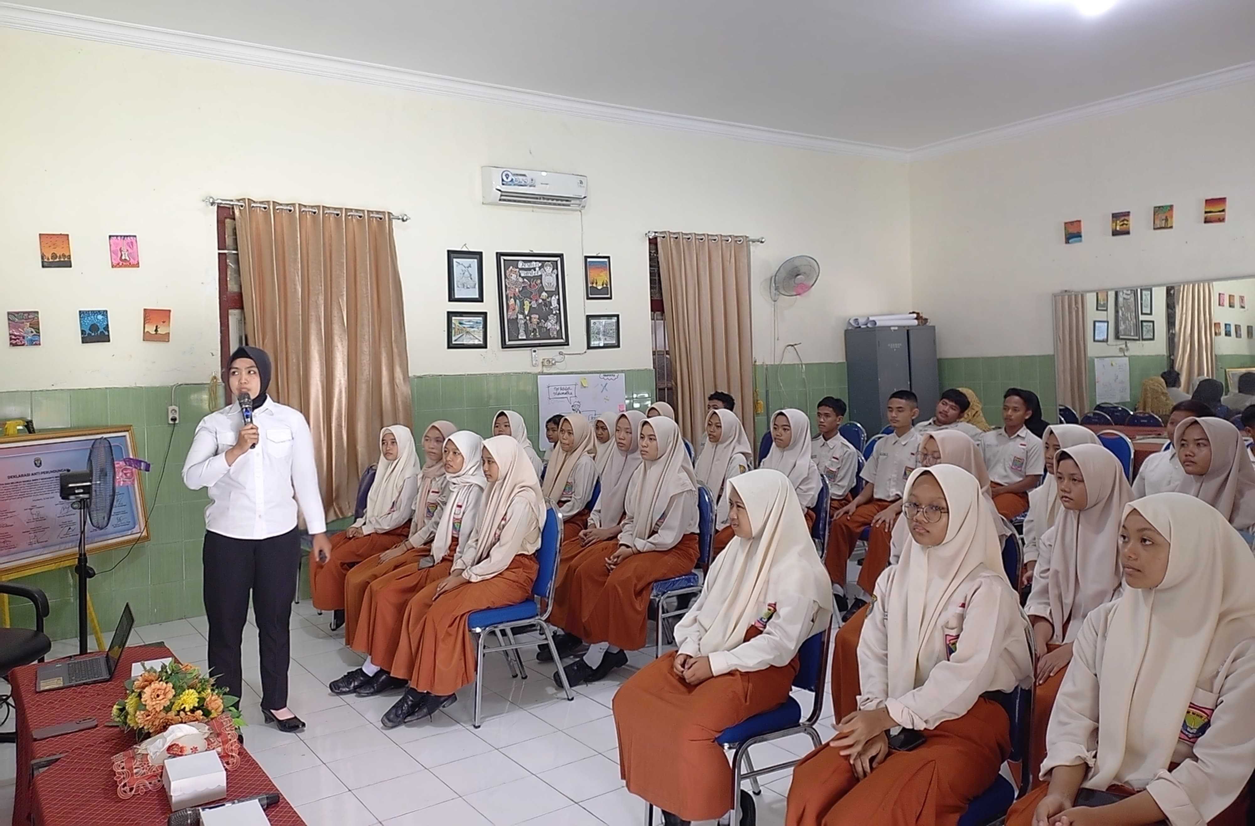 Gelar Program KONDUSIP, Polres Mojokerto Kota Mengedukasi Bahaya Narkoba di SMPN 7 Kota Mojokerto