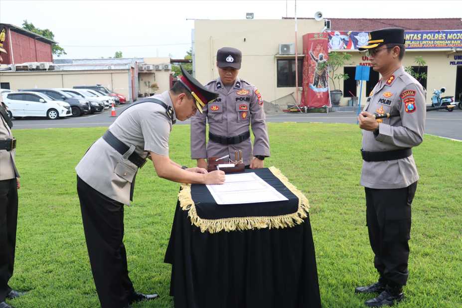 Rotasi Jabatan Polres Mojokerto Kota, Kapolres Pimpin Sertijab Kabag SDM