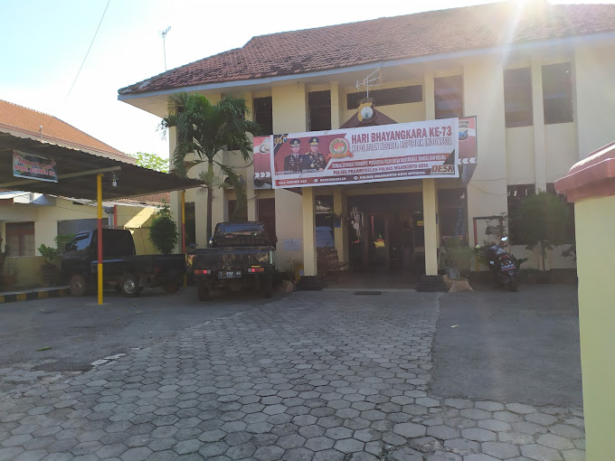 POLSEK PRAJURIT KULON